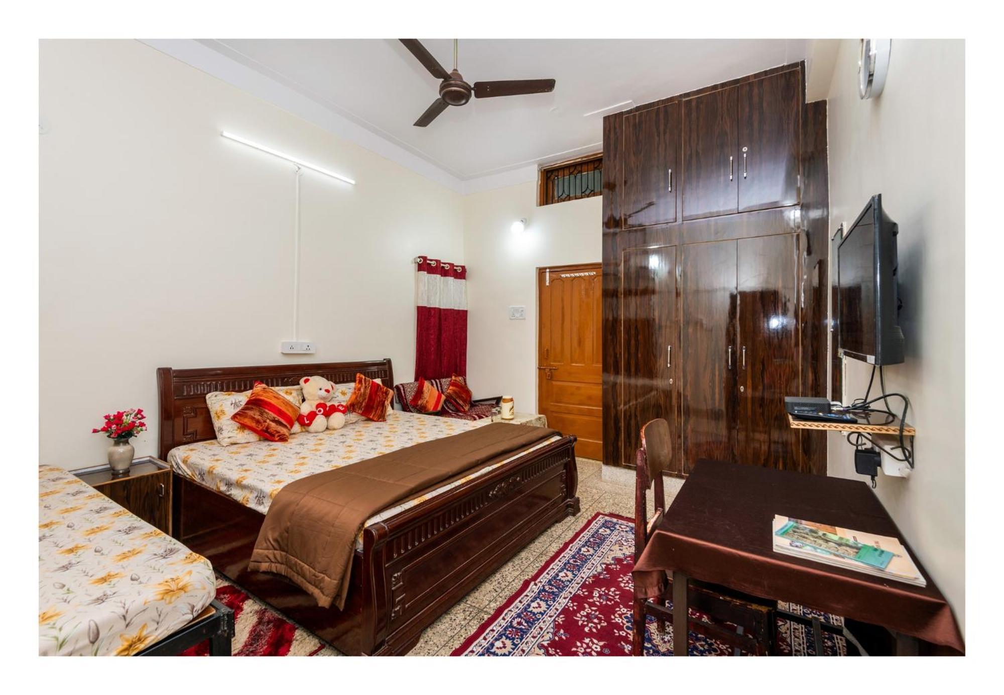 Jaiswal Homestay Jabalpur Exterior photo